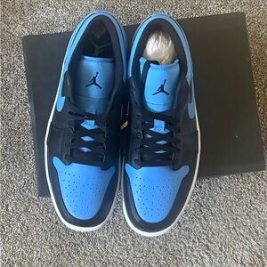 Jordan Men's Athletic Shoes in Black and Blue